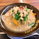 神様ちゃんぽん - 料理写真:もつ鍋風ちゃんぽん 1,430円