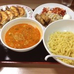 餃子の王将 - 辛口つけ麺セット
            ボリュームあり過ぎた