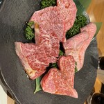 神田 焼肉 まるたけ - 赤身肉の盛り合わせ