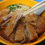 珍来 - 「ヘルメットトンカツラーメン」②