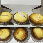 きのとや 新千歳空港店 - 上段ブルーベリーチーズタルト　下段定番チーズタルト