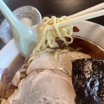 中華そば処 琴平荘 - もちもち、縮れ麺。