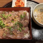 Sumibiyakiniku Kagurazaka Ushimasu - 