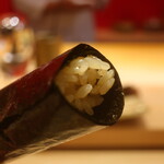 鮨 しみづ - 炊き立てのシャリと山葵の巻物