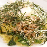纳豆和芥菜，糸岛自然鸡蛋的日式意大利面酱油风味