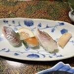旅館仁三郎 - お寿司。鯵、からのサーモン、からの鯛。美味すぎ❤️