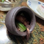 Ryokan Nizaburou - たこの柔らか煮。器がユニーク！