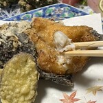 Ryokan Nizaburou - カサゴの唐揚げ。身ふわふわ、皮パリパリ。ジューシーコラーゲン。さつまいも、ズッキーニも美味。