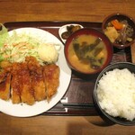 Kissa Kuru - チキンカツ定食（みそ）ご飯小盛り 1,050円（税込）。味噌汁、小鉢、香の物が付きます。