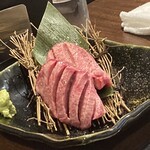 焼肉 肉秀 - 厚切りタン元