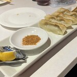中華ダイニング 煌璃 - ガラムマサラ塩がうますぎる餃子