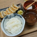 Nikujirugyouza No Dandadan - ボリューム控えめ。肉汁焼餃子ランチ 税込750円