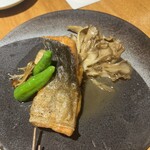 魚まみれ眞吉 - 秋鮭と木の子のバターソテー