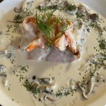 燻香廊 - スモークサーモンの茸クリーム煮