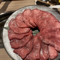 近江うし 焼肉 にくTATSU 青山本店 - 