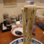 博多らーめん ShinShin - 麺リフト～( *´艸｀)
