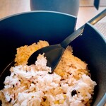Kyuushuu No Shun Hakata Rou - ご飯は白米か十五穀米から選べ、お櫃で配膳されます。
                      おかわり可能♪♪