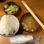 tonkatsusemmontengambaritei - 定食のご飯大盛、豚汁、浅漬け