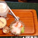 Shirukurodo - アイスミルク、茶碗蒸し、サラダ