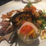 STAND DENIRO - 前菜盛り合わせ　手前はエスカベッシュ　真ん中カボチャ