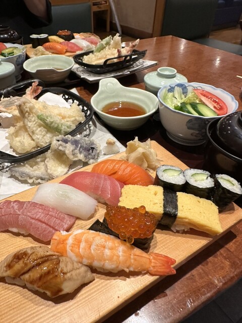 Sushi Tsukiji Nihonkai Takenotsuka Ten photo 4