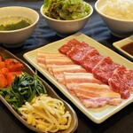 Kuroge wagyu yakiniku namahorumon sandaimetegari - ハラミランチ