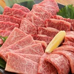 Kuroge wagyu yakiniku namahorumon sandaimetegari - 本日の上物生肉盛合わせ700ｇ