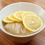 Kuroge wagyu yakiniku namahorumon sandaimetegari - あっさりシンプル冷麺