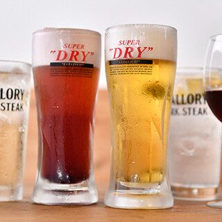 2種類の単品飲み放題あり。こだわりの肉料理と共に心ゆくまで