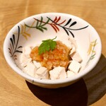 Toriyakiniku Kakoi - 『蒸し鶏のトマトソース和え』