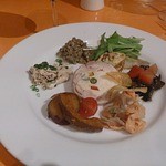 チベッタ - オムレツ、シャケのマリネ、鯛のカルパッチョ、ゴルゴンゾーラのうまき
