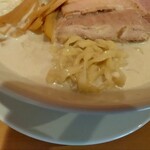 Noodles kitchen GUNNERS - 本来なら、細麺を無理を言って太麺に（スミマセン)