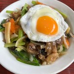 福満園 - 牛肉飯。