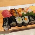 Sushi Tome - 一品（左側）の魚の煮付けとお寿司