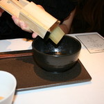 レストランディファランス - 洋梨の寒天のようなものをところてんの様に押し出す。