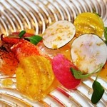 レストランディファランス - カナダ産オマール海老と鰆とみかん・・・みかんは酸味を強調させるために炙ってある。プリッとした食感のオマール海老が絶品です。