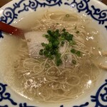 豚そば月や ラーメン滑走路店 - 