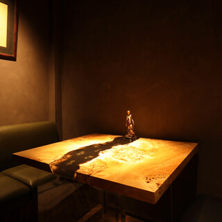 Private room for 2 people available. A stylish hideaway for adults. Ideal for entertaining/dates