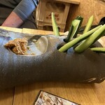 浜焼太郎 - 料理写真:お通しのキュウリ