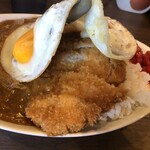 いとう食堂 - 目玉カツカレー（1,080円）