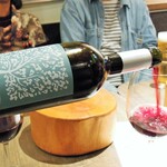 ミアスタンド - 若女子からのサーブ、幸せの一時！