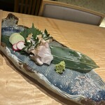 対馬のどぐろとイカ活き造り 博多 魚蔵 都ホテル店 - 