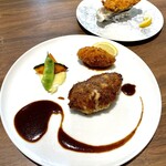 kitchen俊貴 - 特選黒毛和牛A5雌限定ハンバーグステーキランチ
            タラバガニのクリームコロッケ、サラダ、ご飯セット付