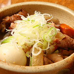 十七番地 - もつ煮込み_名物です、じっくり煮込んだもつ煮込み