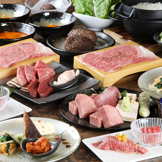 三种类型的套餐特别注重肉质。还有可以品尝松阪牛的全套套餐。