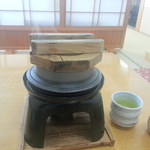 Washoku Kanazawa - 鶏ごぼう釜飯：炊き上がりを待ちます
