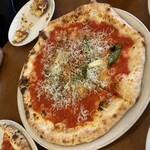 SOLO PIZZA ZINGARA - 妻の好きなシラスのピザ。シラスマシも出来る。美味しい