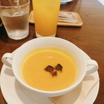 ビストロ アン ファミーユ - ＋¥100の栗かぼちゃポタージュスープ