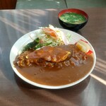 ヒロミ - ハンバーグカレーにお汁付き