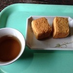 福寿茶屋 - 二つに分けて揚げてある（おいしそう）